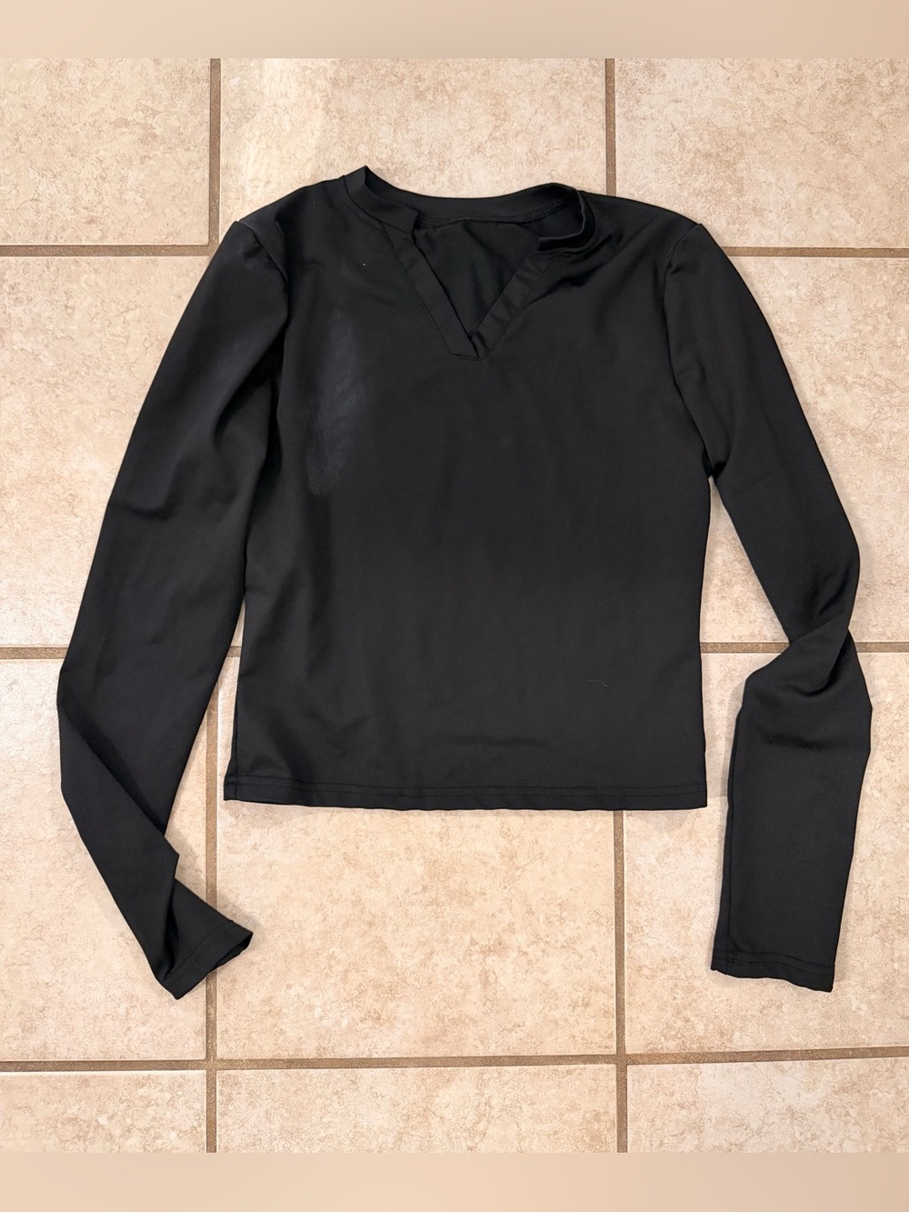 LIKE NEW Black Long Sleeve V-Neck Activewear Top